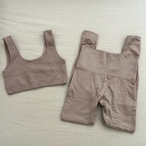 Set Active Bra and Leggings Set 🩰 Both Size XS
